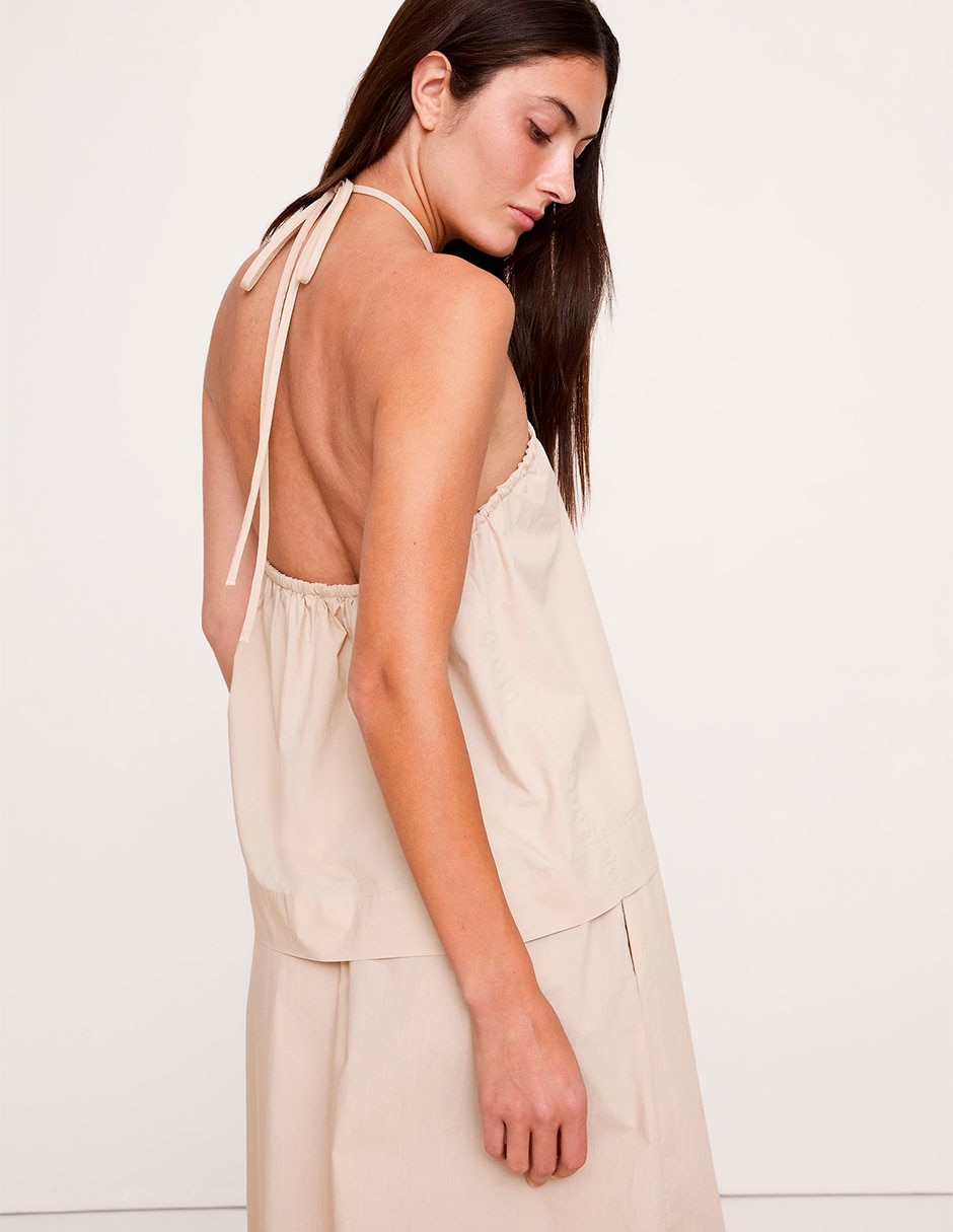 Top cuello halter escote espalda abierta tirante delgado